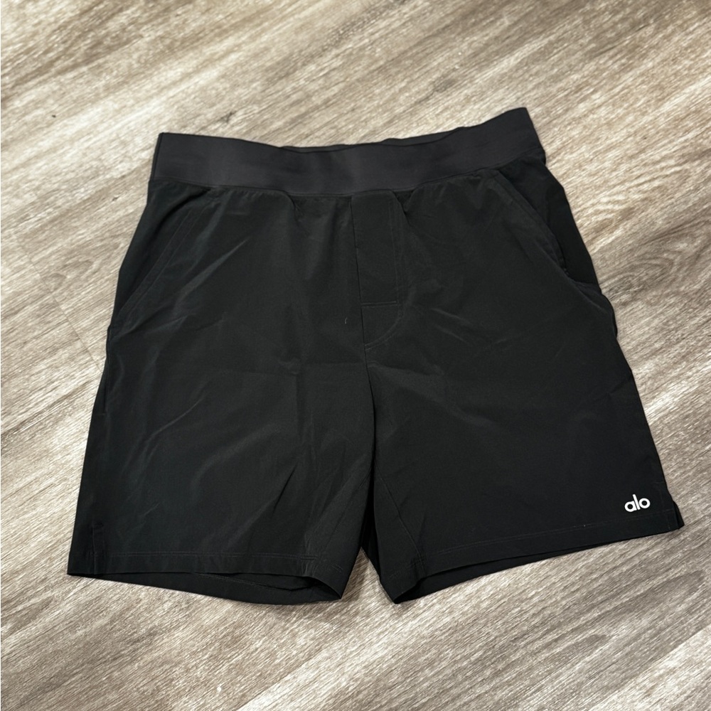 ALO Yoga Men's Athletic Shorts / Men's Alo Repetition Shorts 7”
